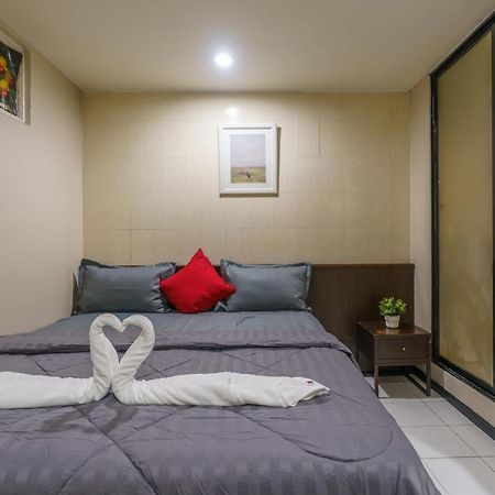 CheQinn Bed Sukhumvit 4 Nana Plaza Bangkok Exterior foto