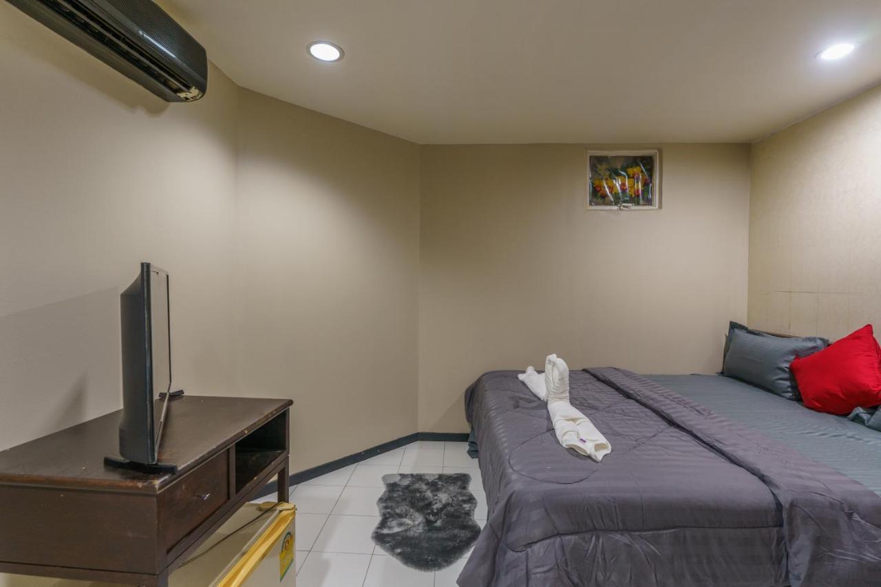 CheQinn Bed Sukhumvit 4 Nana Plaza Bangkok Exterior foto