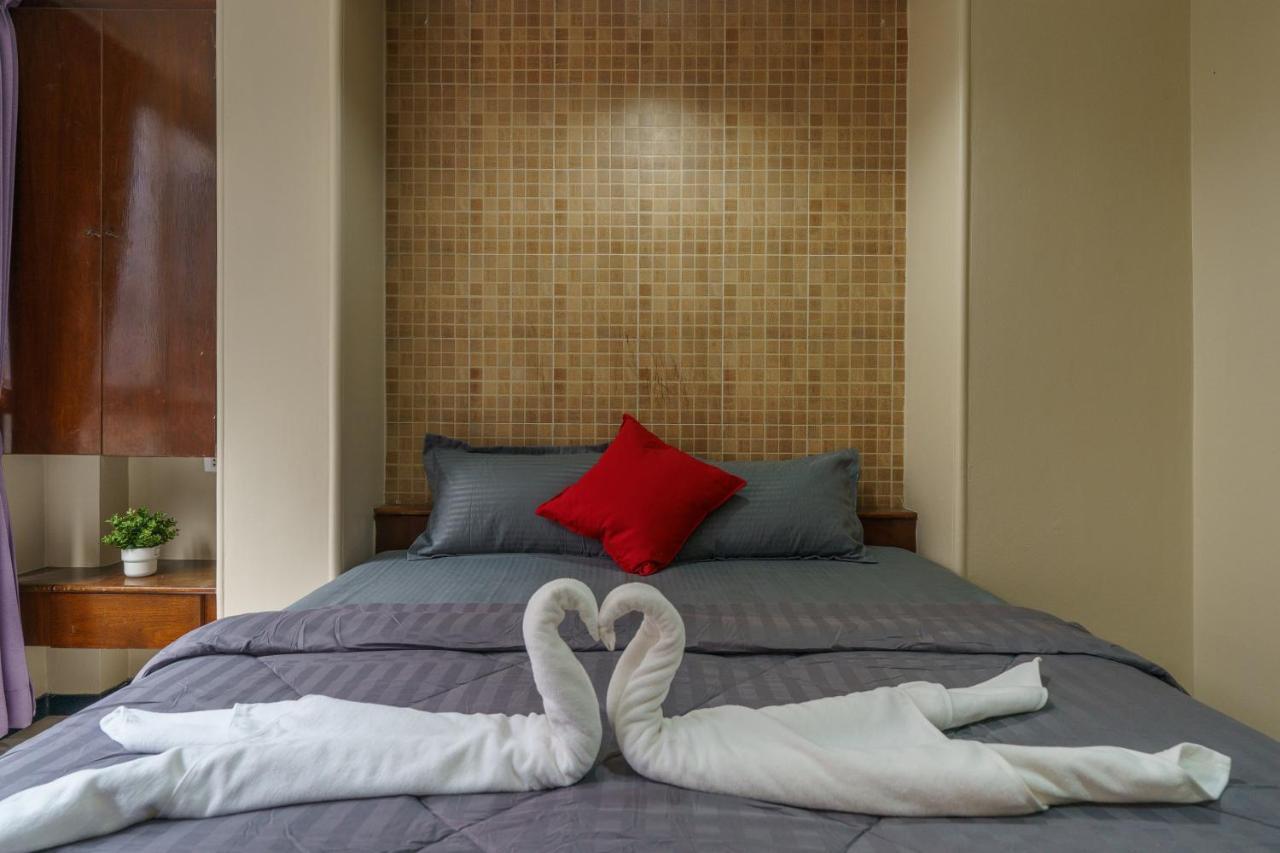 CheQinn Bed Sukhumvit 4 Nana Plaza Bangkok Exterior foto