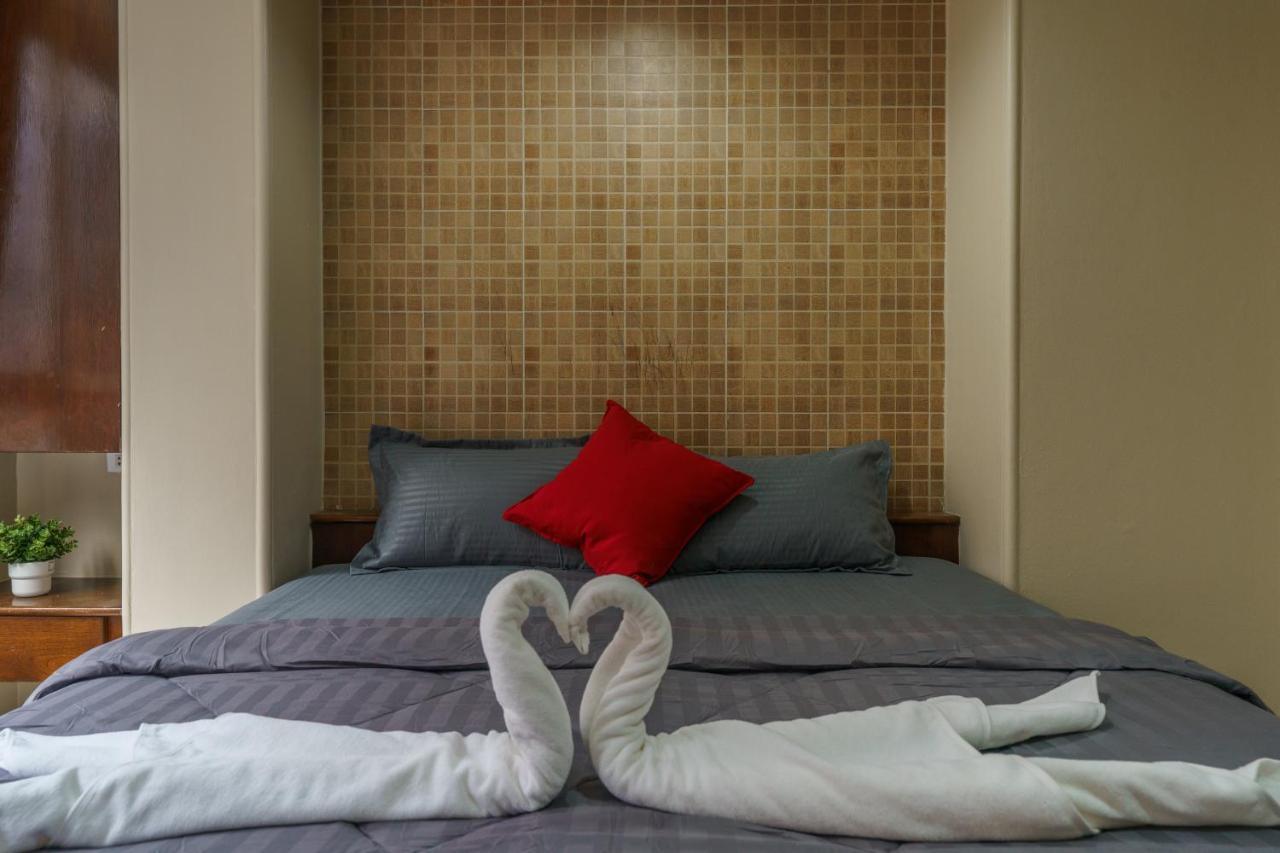 CheQinn Bed Sukhumvit 4 Nana Plaza Bangkok Exterior foto