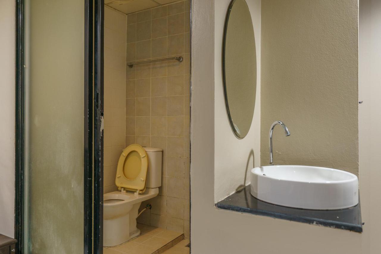 CheQinn Bed Sukhumvit 4 Nana Plaza Bangkok Exterior foto