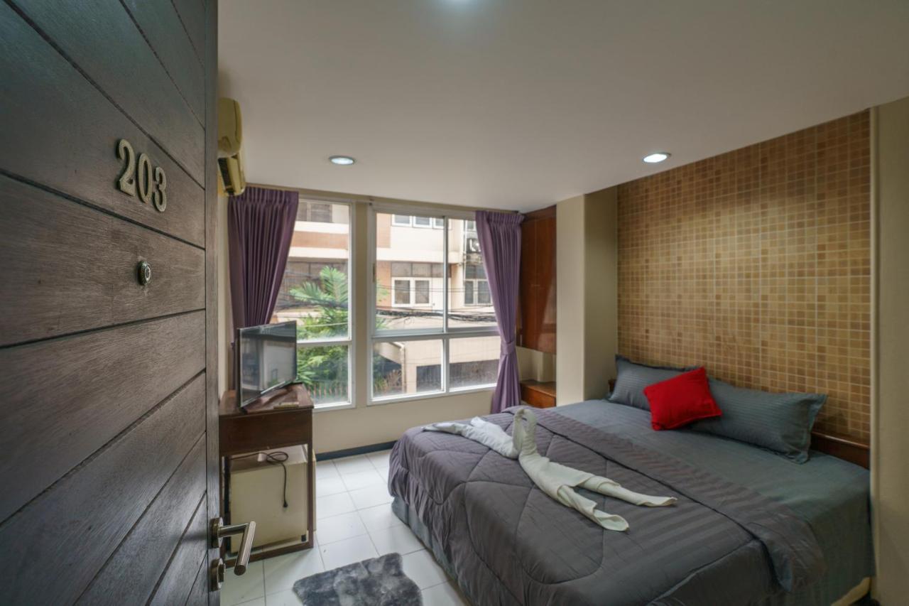 CheQinn Bed Sukhumvit 4 Nana Plaza Bangkok Exterior foto